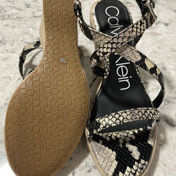Calvin Klein wedge heels - Picture 2 of 3